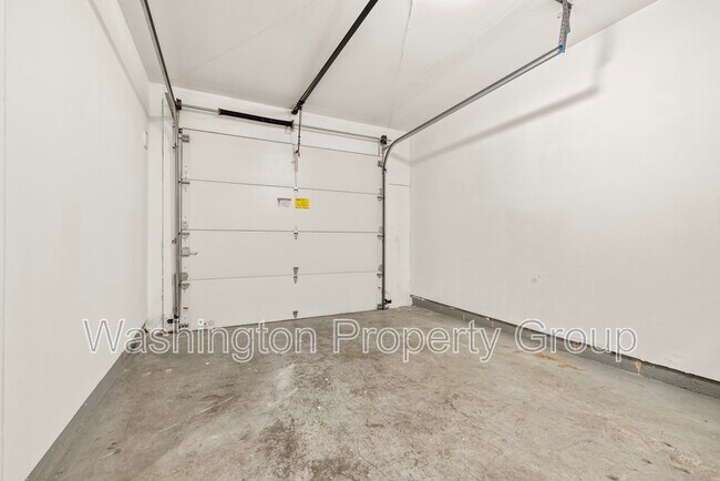 Building Photo - 4267 Fox Lake Dr