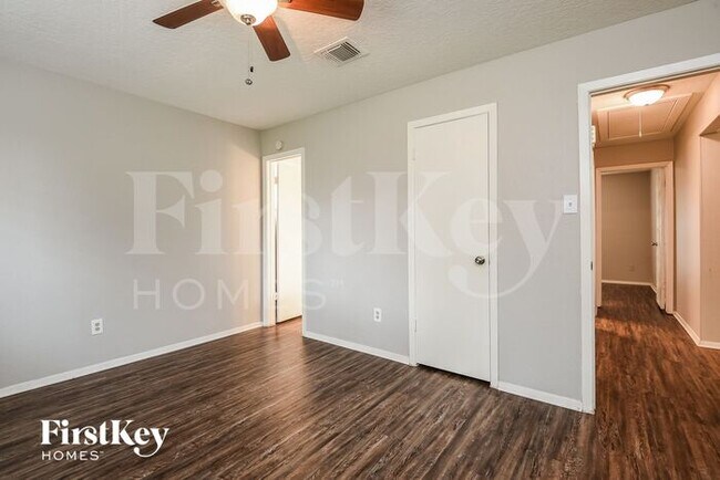 Building Photo - 2718 N Brompton Dr