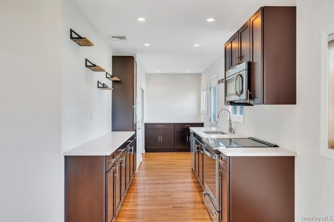 Building Photo - 3685 Prairie Path