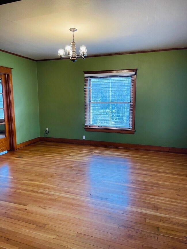 Building Photo - Historic Home in Wonderful Community!