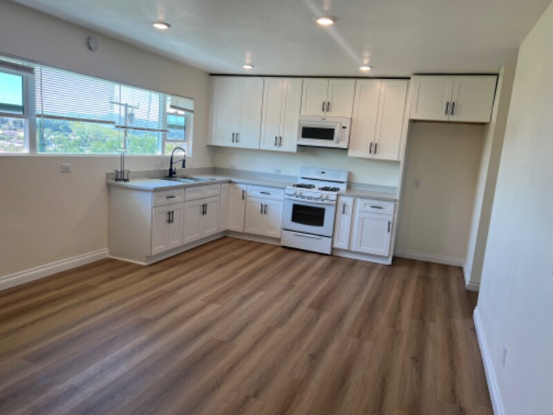 Building Photo - 249 E Graham Ave