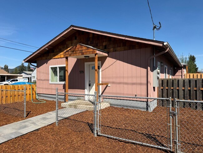 Building Photo - Beautiful 1 bedroom 1 bath unit in Springfield!