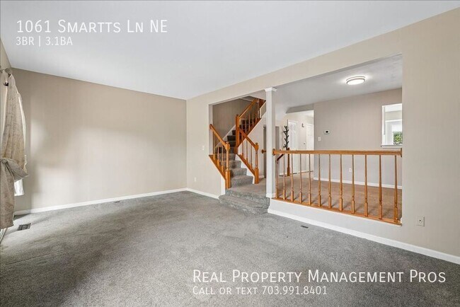 Building Photo - 1061 Smartts Ln NE