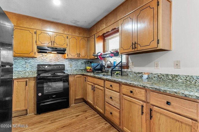 Building Photo - 284 Robert Sands Rd