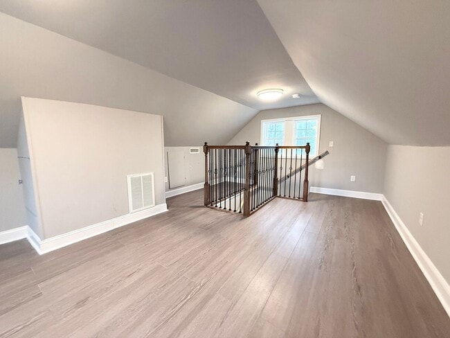 Building Photo - Renovated 2BR Home Minutes from Downtown Hickory – Washer & Dryer Included!