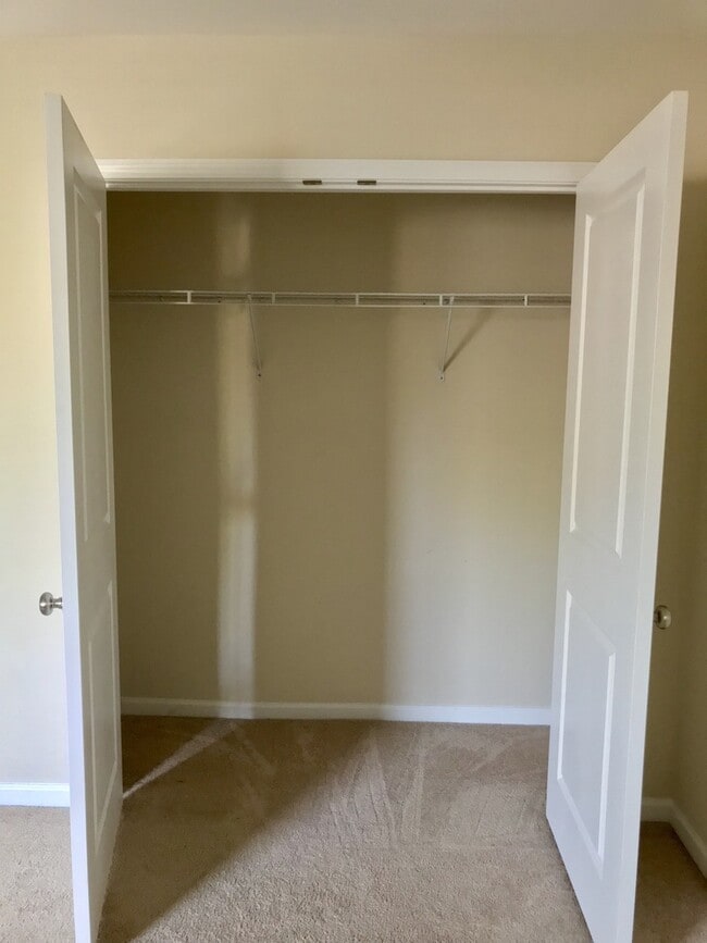 Building Photo - Beautiful Home in West Ashley!