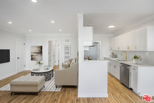 Building Photo - 4457 Murietta Ave