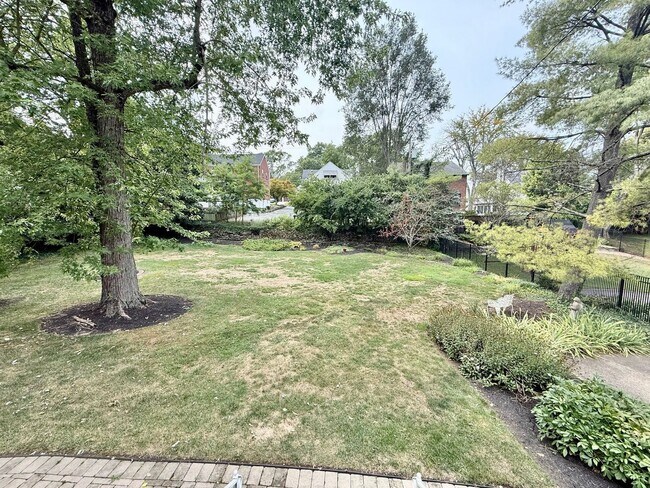 Building Photo - 6491 Ridge Ave