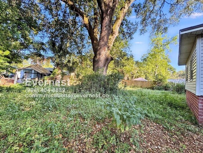 Building Photo - 2527 Blueberry Ln