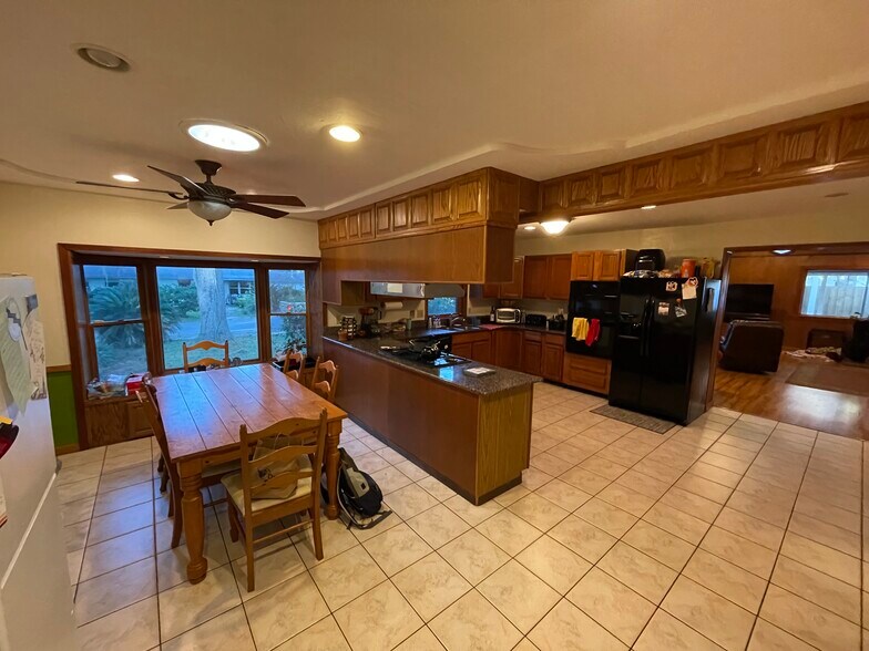 Dinning Area - 2031 NW 8th Pl