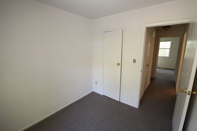 Building Photo - 1473 Charlestown Dr