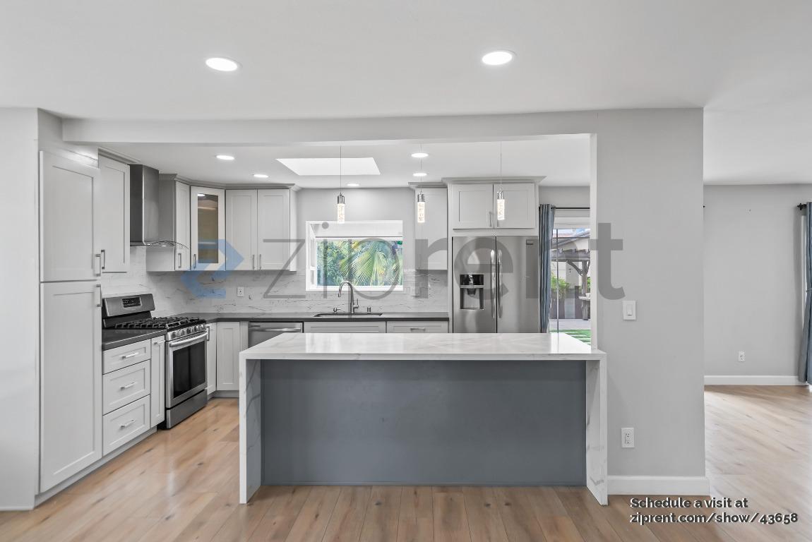Building Photo - 3173 Ingersoll Pl