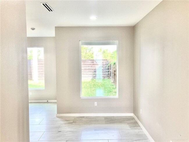 Building Photo - 40 Corales St