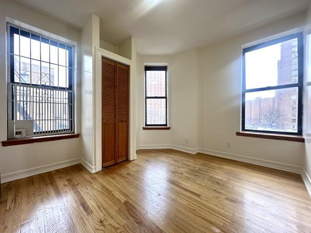 Primary Photo - 3 bedroom in New York NY 10027