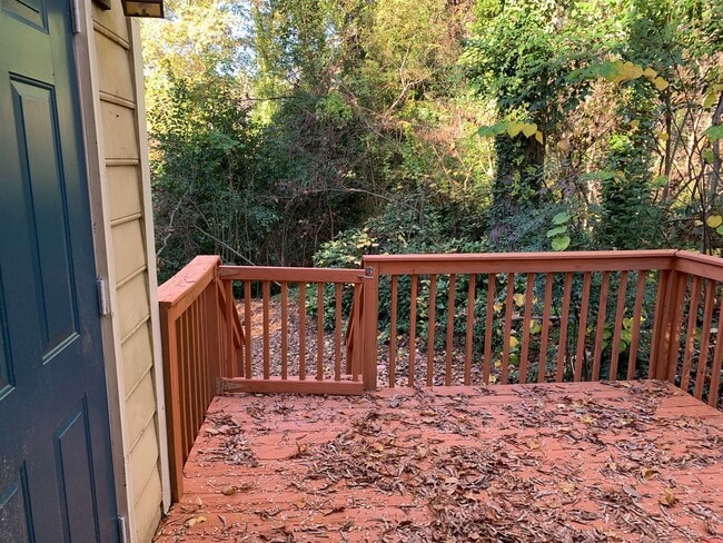 Building Photo - 2818