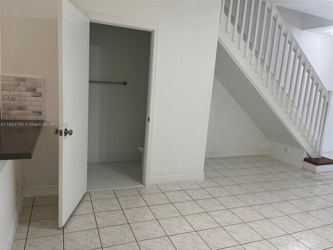 Building Photo - 2208 Ensenada Terrace