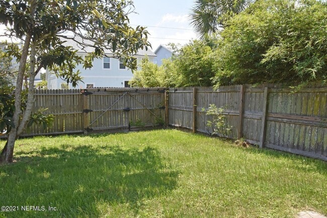 Building Photo - 164 Vista Grande Dr