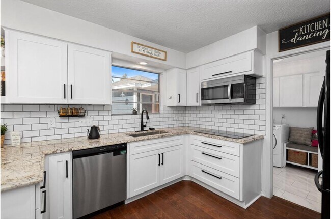 Building Photo - 20211 Salzburg Ln