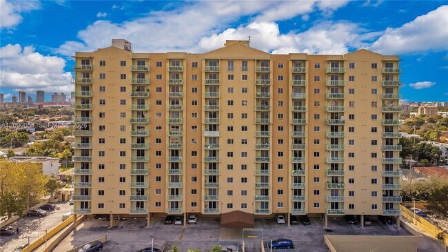 Building Photo - 3500 Coral Wy