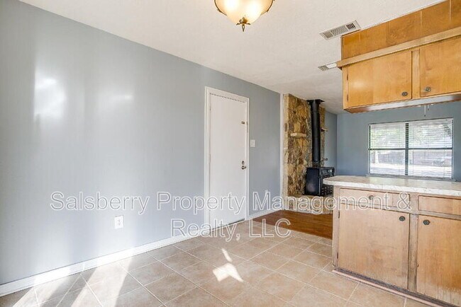 Building Photo - 1113 Gifford Dr