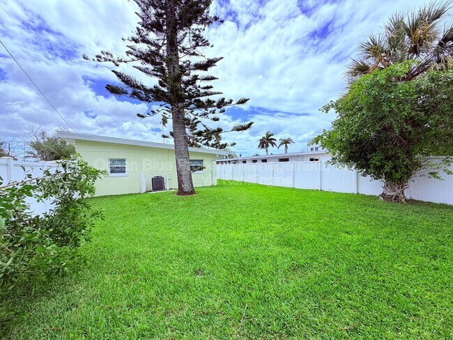 Building Photo - 1000 Bay Pine Blvd