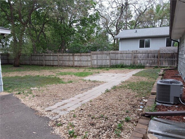 Building Photo - 5637 Emerson Ave N