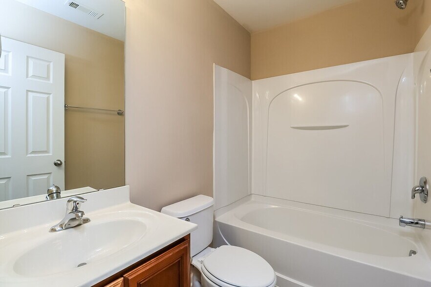 Building Photo - 3009 Streamlet Way