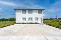 Building Photo - 3 bedroom in Miami FL 33147