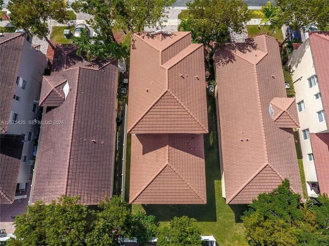 Building Photo - 3955 NE 11th Dr