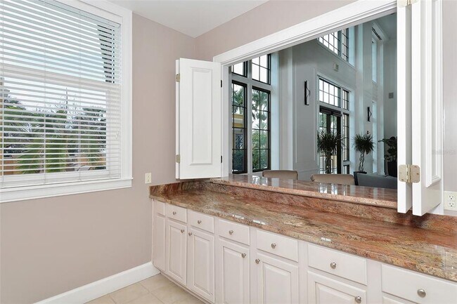 Building Photo - 750 N Tamiami Trl