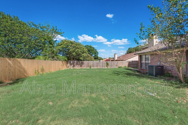 Building Photo - 6541 Ridglea Dr