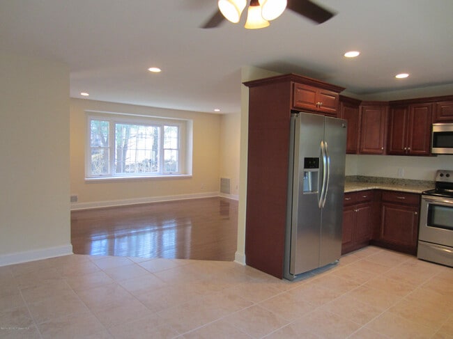 Building Photo - 22 Lasatta Ave