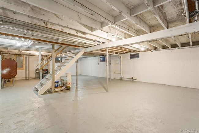 Building Photo - 10 Overbrook St