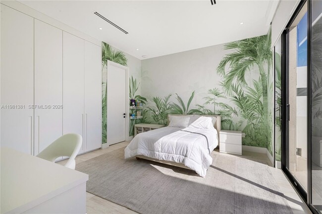 Building Photo - 707 NE 77th St