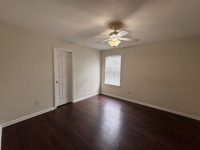 Building Photo - Spacious Townhome in North St. Augustine