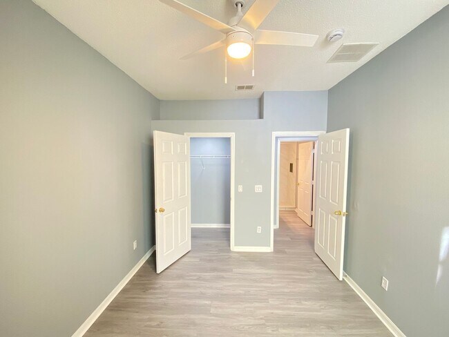 Building Photo - 13431 Meadow Bay Loop