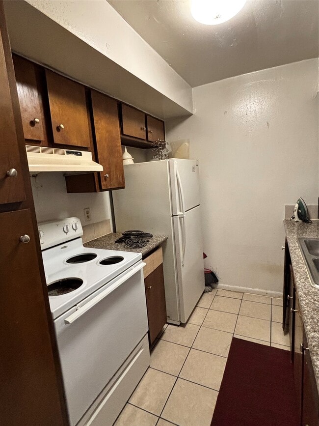 Building Photo - 8417 Hearth Dr