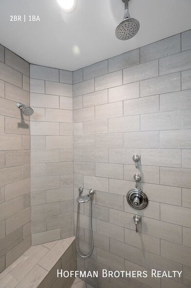 Building Photo - 1148 N Clark St