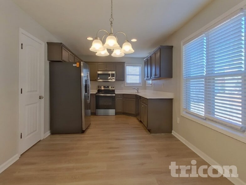 Building Photo - 110 Andrews Ct