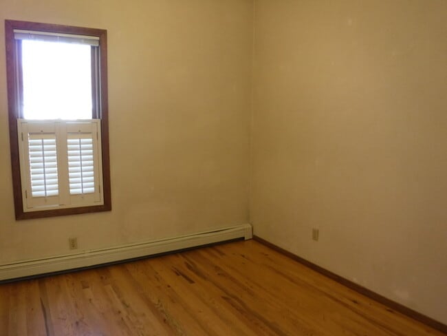 Building Photo - Rattlesnake area house