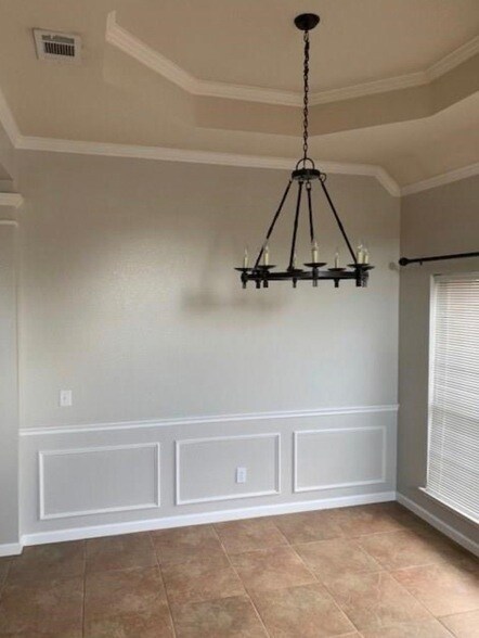 Building Photo - 10808 Pineview Ln