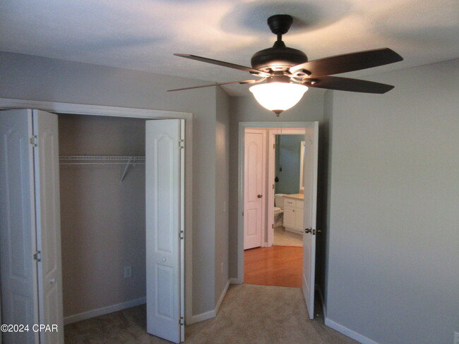 Building Photo - 918 Amber Way