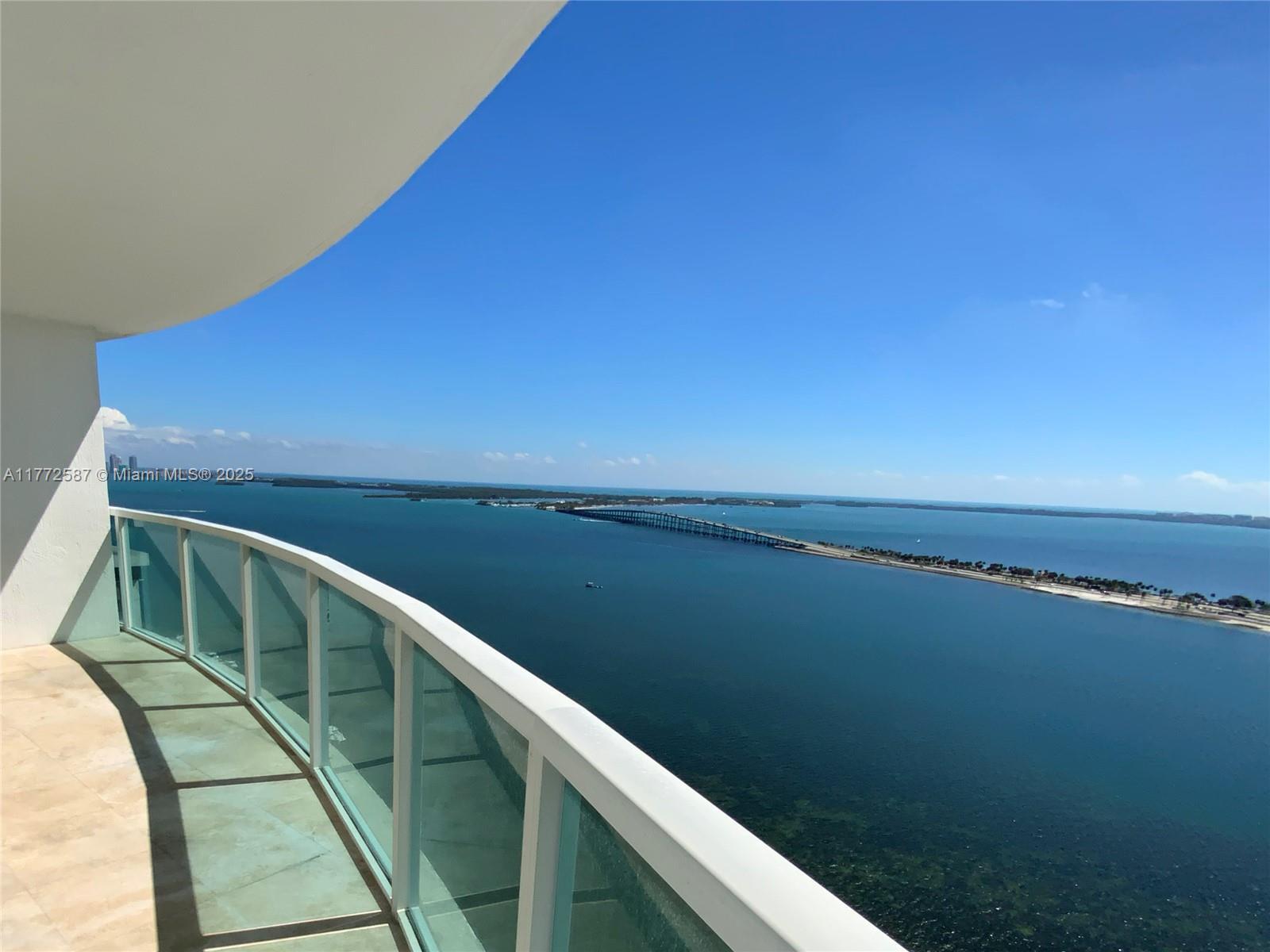 Building Photo - 2101 Brickell Ave