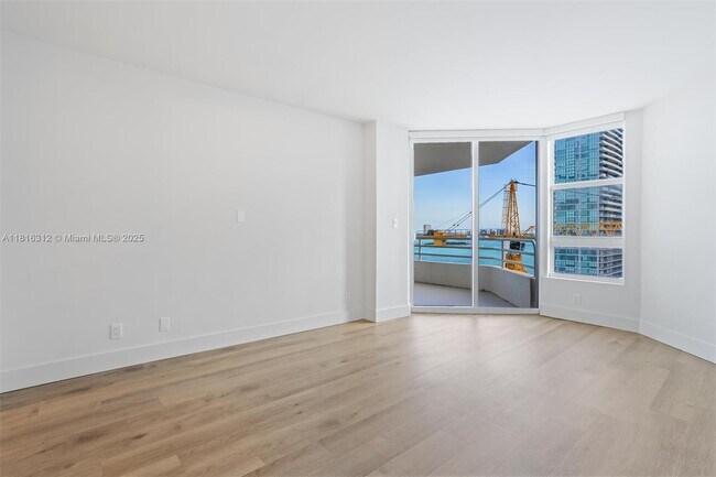 Building Photo - 555 NE 34th St