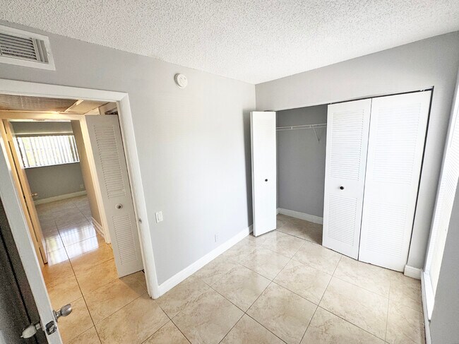 Building Photo - 4411 Treehouse Ln