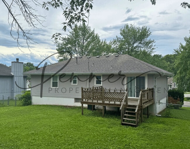 Building Photo - 2707 S Coachman Dr