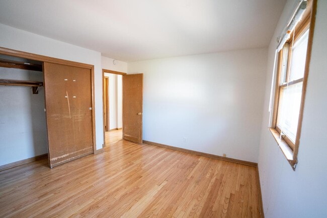 Building Photo - 5650 N 97th St