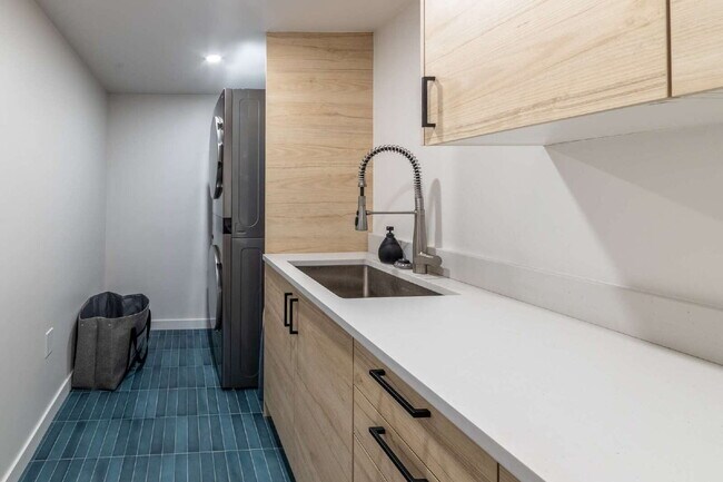 Building Photo - Modern Luxury Rental with Unobstructed Fla...