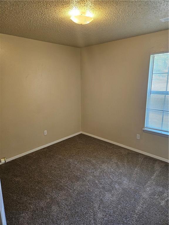 Building Photo - 1901 Dogwood Pl