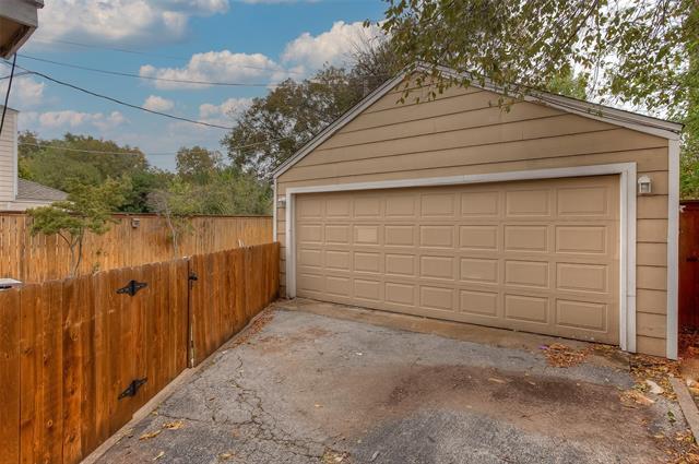 Building Photo - 3425 Stadium Dr